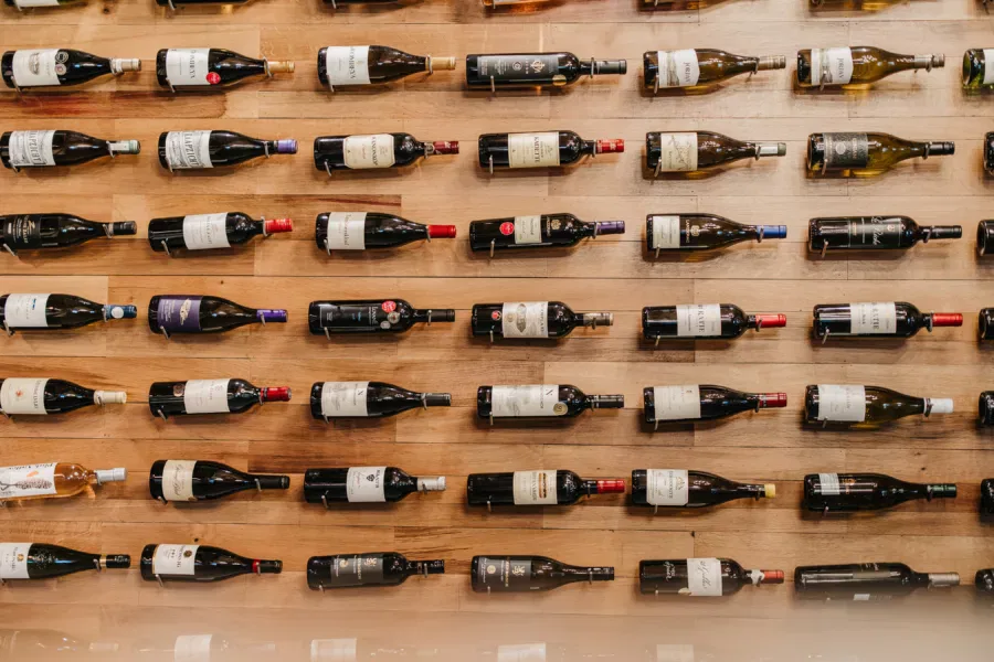 De Warenmarkt wine bottles