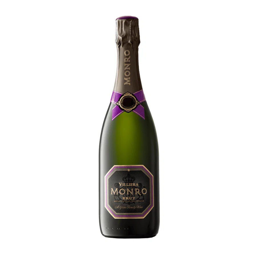 Bottle of Villiera Monro Brut 2020 with rich mousse, Chardonnay finesse and Pinot Noir depth.